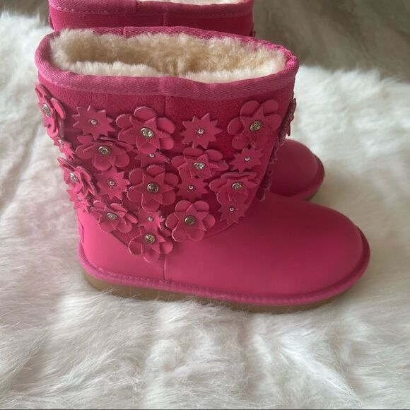 UGG Nubuck Studded Accents Snow Boots (4) - Picture 10 of 16